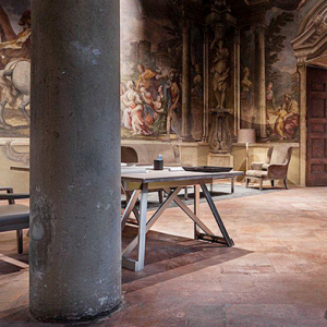 Милан дах Bottega Veneta-гийн шинэ интерьертэй бүтик