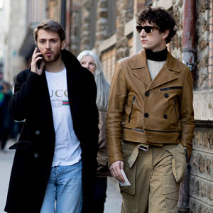 Парисын эрэгтэй загварын долоо хоног: Street Style, нэгдүгээр хэсэг Парисын эрэгтэй загварын долоо хоног: Street Style, нэгдүгээр хэсэг