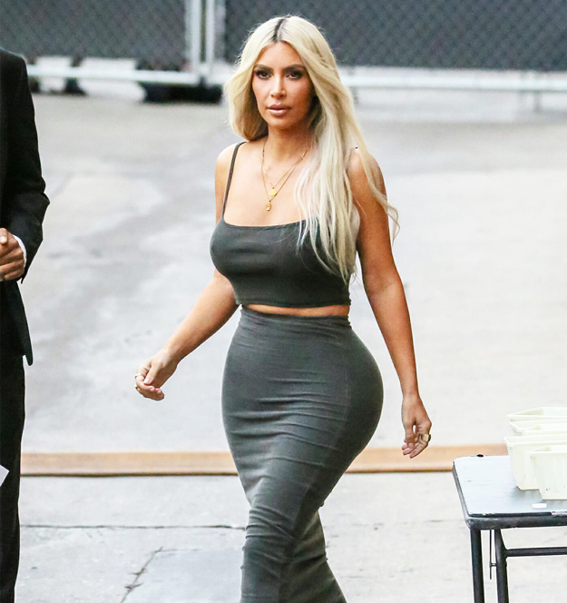 Канье Уэст Yeezy Season 6 цуглуулгынхаа маркетингийг Кимийн папарацци зурагнуудаар хийлээ Канье Уэст Yeezy Season 6 цуглуулгынхаа маркетингийг Кимийн папарацци зурагнуудаар хийлээ