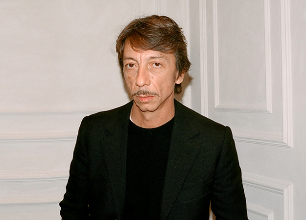 Valentino-гийн бүтээлч захирал Пьерпаоло Пиччолитой хийсэн тусгай ярилцлага Valentino-гийн бүтээлч захирал Пьерпаоло Пиччолитой хийсэн тусгай ярилцлага