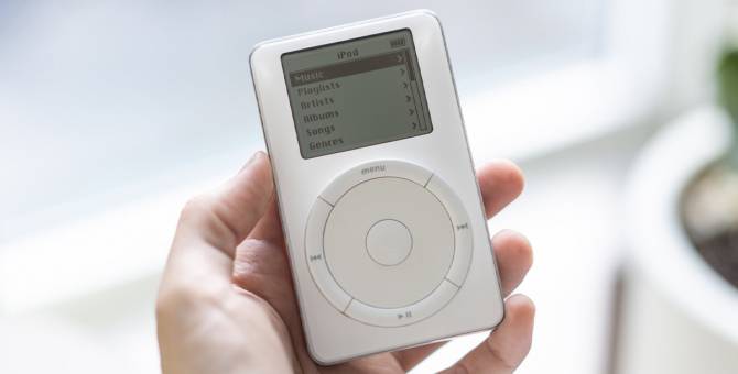 Савлагаанаас нь гаргаагүй нэгдүгээр үеийн iPod 29,000 ам.доллароор үнэлэгджээ