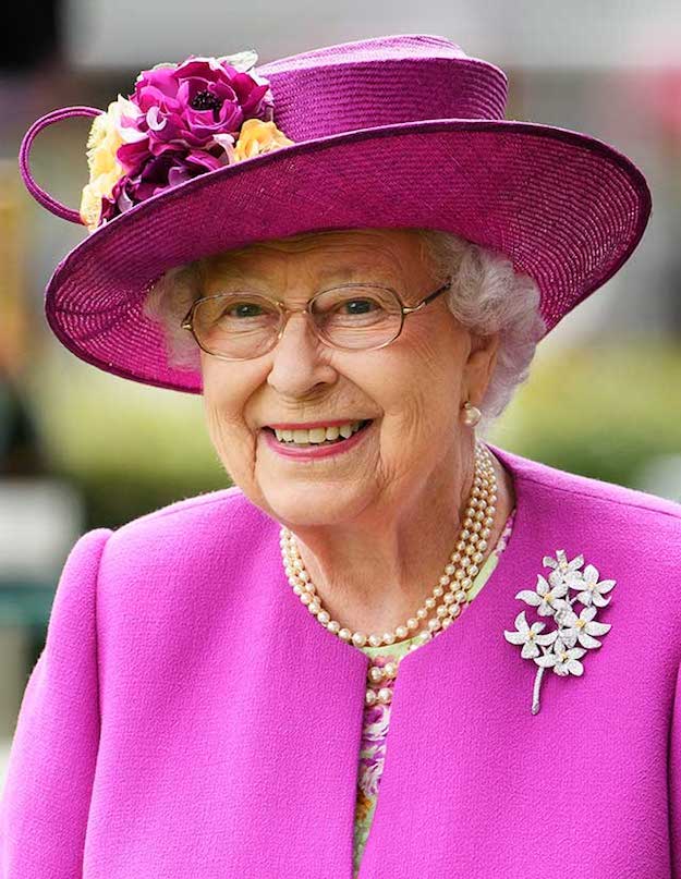 Хатан хаан II Элизабет яагаад үргэлж неон өнгийн хувцсаар гоёдог вэ?