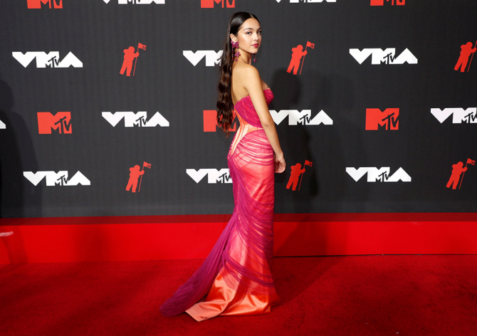 MTV VMA 2021: Улаан хивсний ёслол