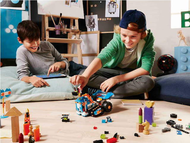 Lego Boost: Хүүхдүүд өөрийн гэсэн Lego робот бүтээнэ