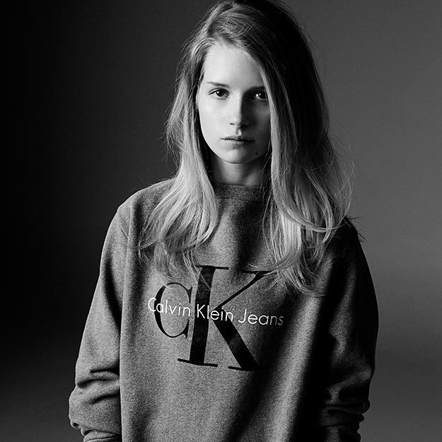 Calvin Klein брэнд логогоо өөрчиллөө
