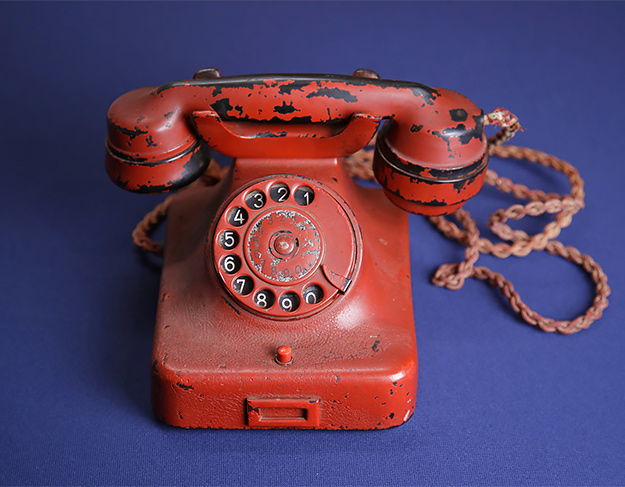 Адольф Гитлерийн утас дуудлага худалдаагаар 243 мянган доллараар зарагдлаа