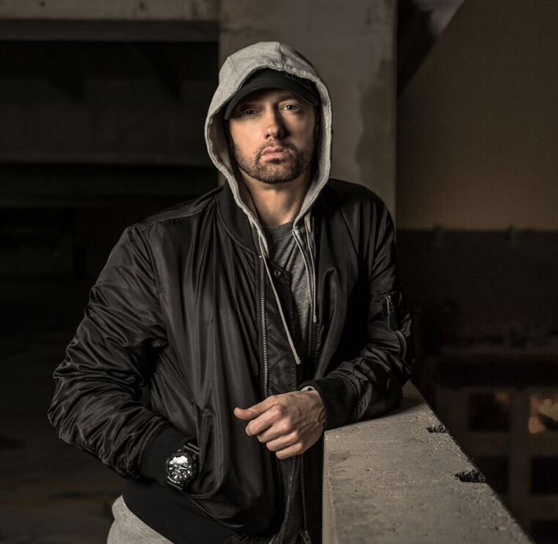 Eminem шинэ цомгоороо түүхэнд бичигдлээ