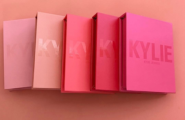 Kylie Cosmetics таван төрлийн шинэ хацар өнгөлөгч гаргалаа