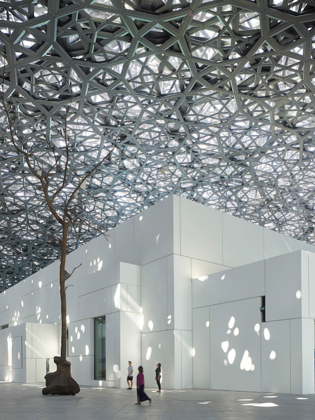 Архитектурын гайхамшиг: Абу-Даби дахь Луврын музейг харцгаая