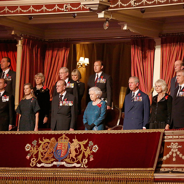 Хатан хааны дэргэд 849 жил суух эрхтэй Albert Hall танхимын суудлыг худалдана