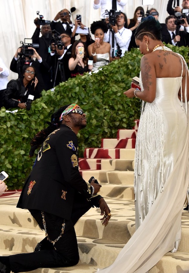 Met Gala 2018 үдэшлэгийн эргэн тойронд: Онцлох мөчүүд (фото 2)