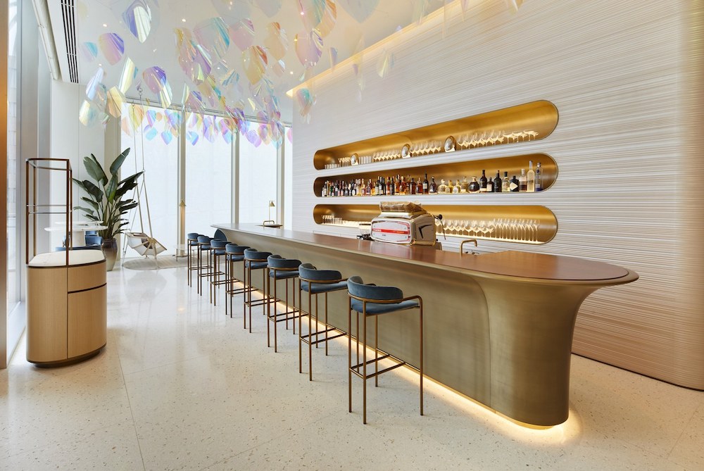 Дотроос нь харцгаая: Осака дахь Louis Vuitton брэндийн анхны ресторан (фото 7)