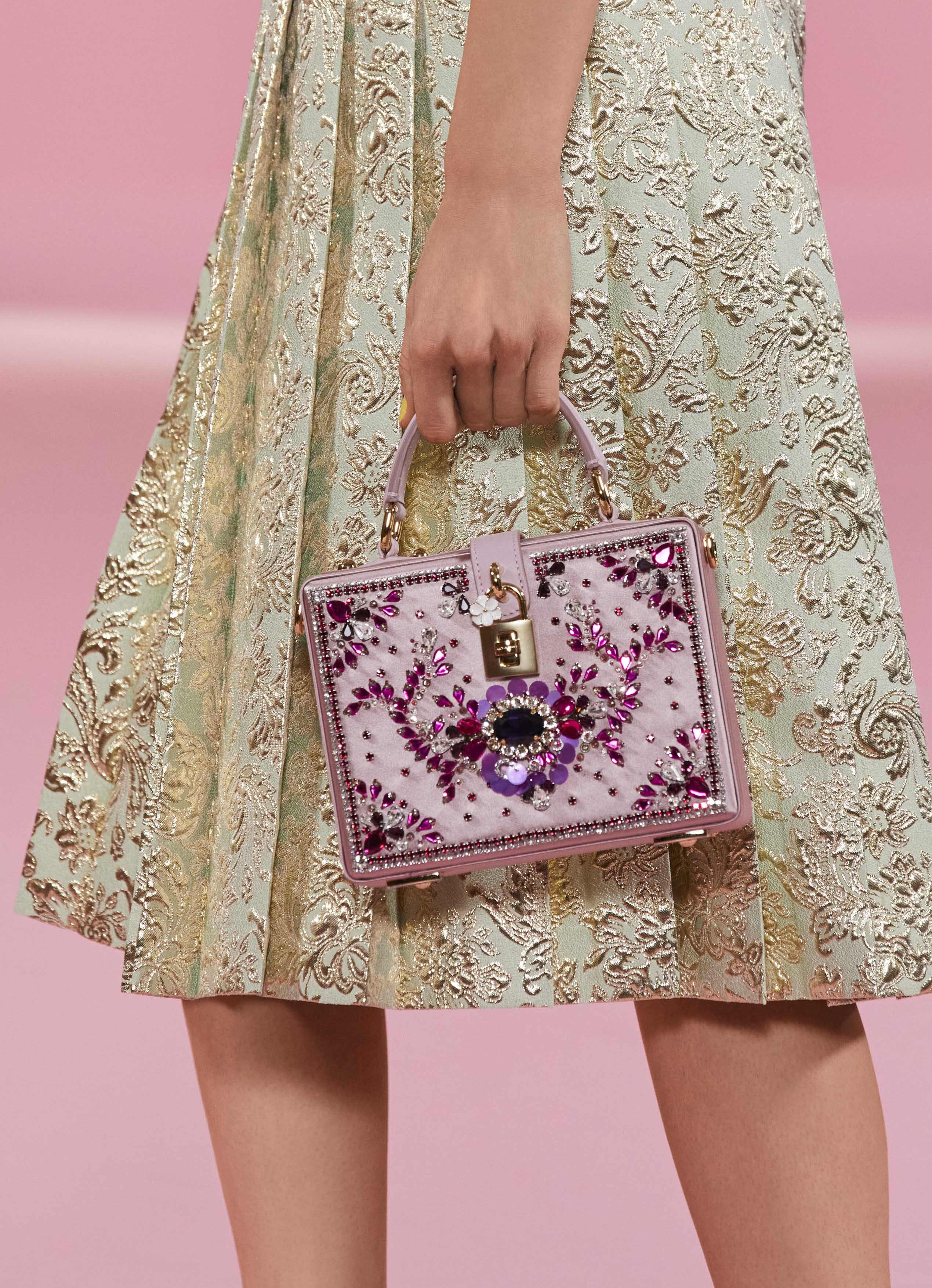 Dolce & Gabbana бүхэлдээ пастель өнгийн цуглуулга бүтээлээ (фото 41)