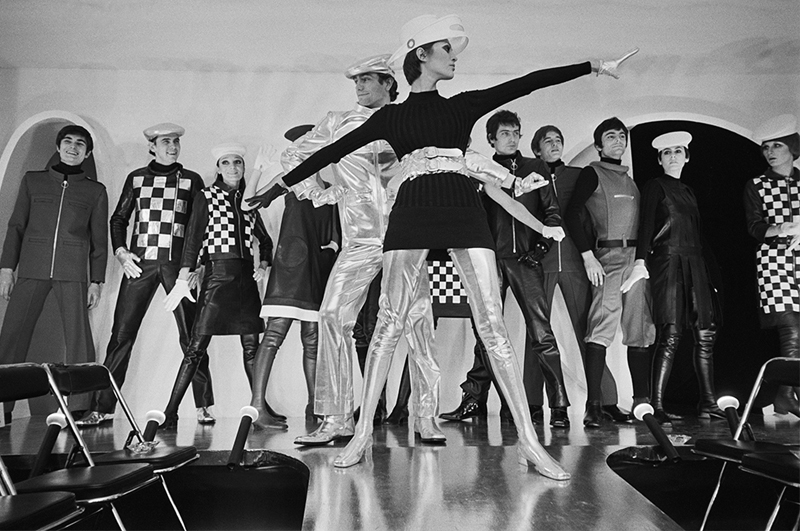 Архив: Pierre Cardin-ы винтэж зургуудаар 1960-аад оны загварыг эргэн дурсая (фото 1)