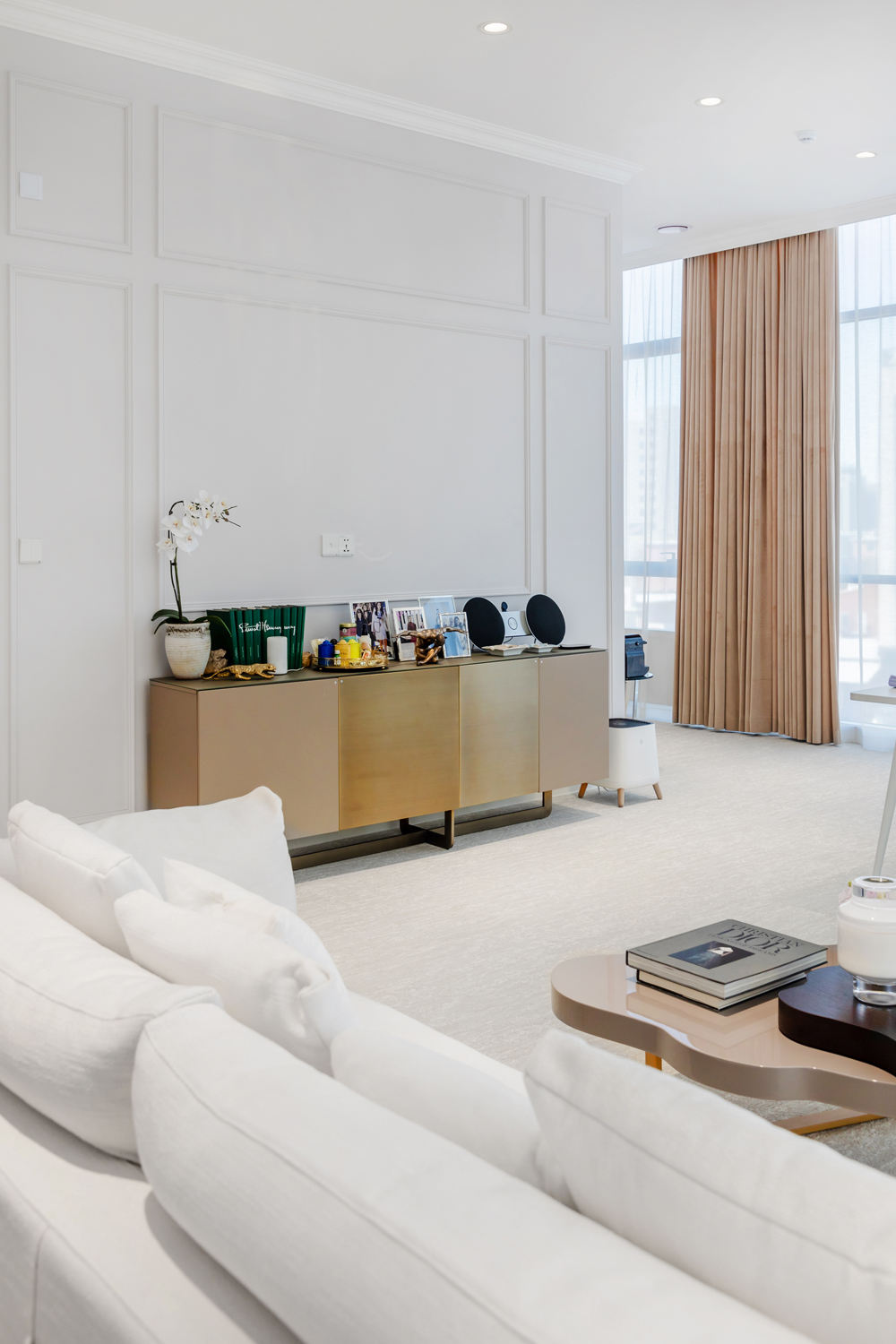 Дотроос нь харцгаая: BURO. x Velin оффис (фото 14)