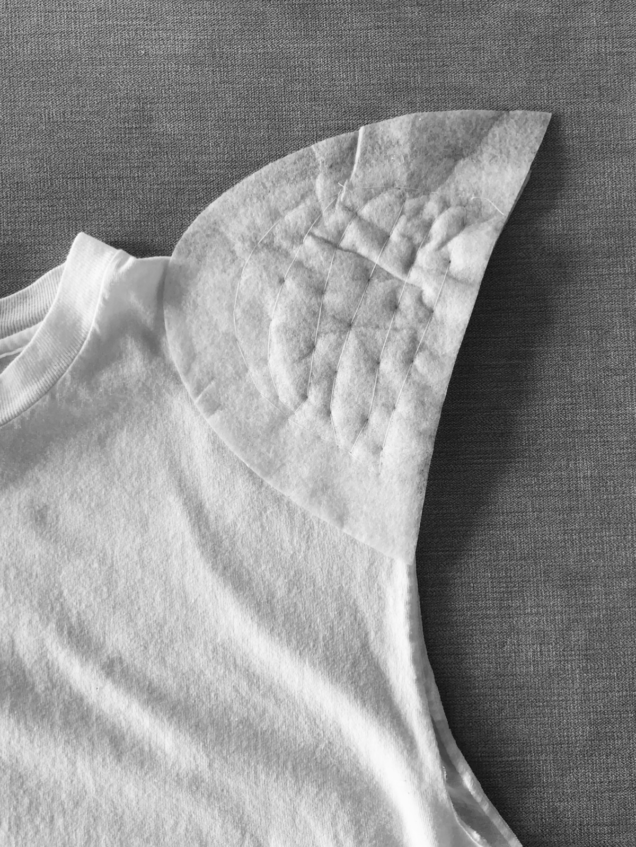 Гэртээ өөрсдөө хийцгээе: Энгийн футболкаг илүү загварлаг болгох нь (фото 5)
