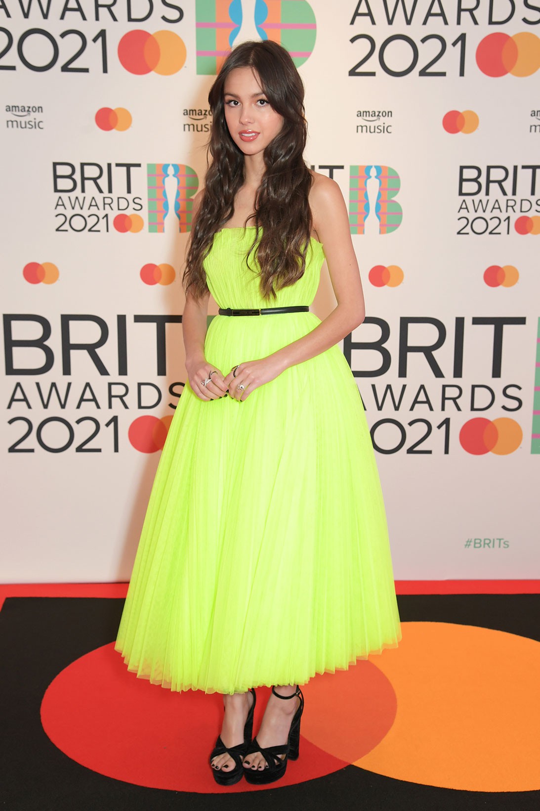 Brit Awards 2021: Улаан хивсний шилдэг төрхүүд (фото 16)