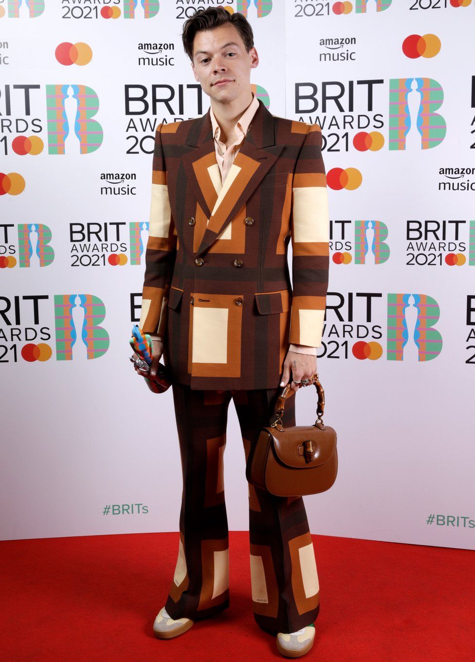 Brit Awards 2021: Улаан хивсний шилдэг төрхүүд (фото 4)