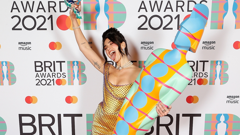 2021 оны "Brit Awards" наадмын ялагчид тодорлоо (фото 1)