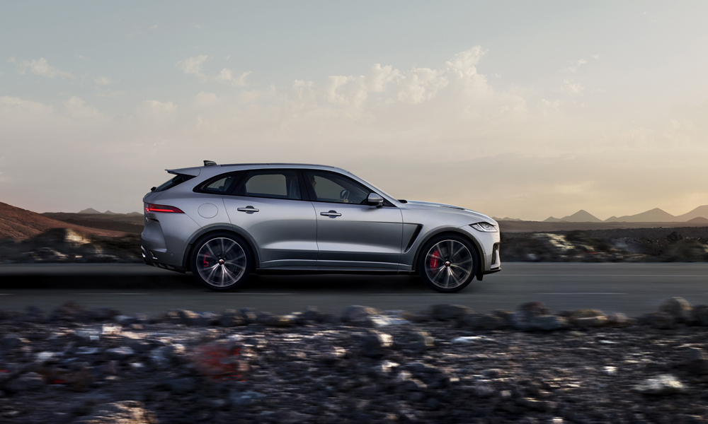 Jaguar F-Pace 2021 Монголд ирлээ: Засмал, шороон аль ч замыг ухаалаг технологиор туулагч автомашин (фото 1)