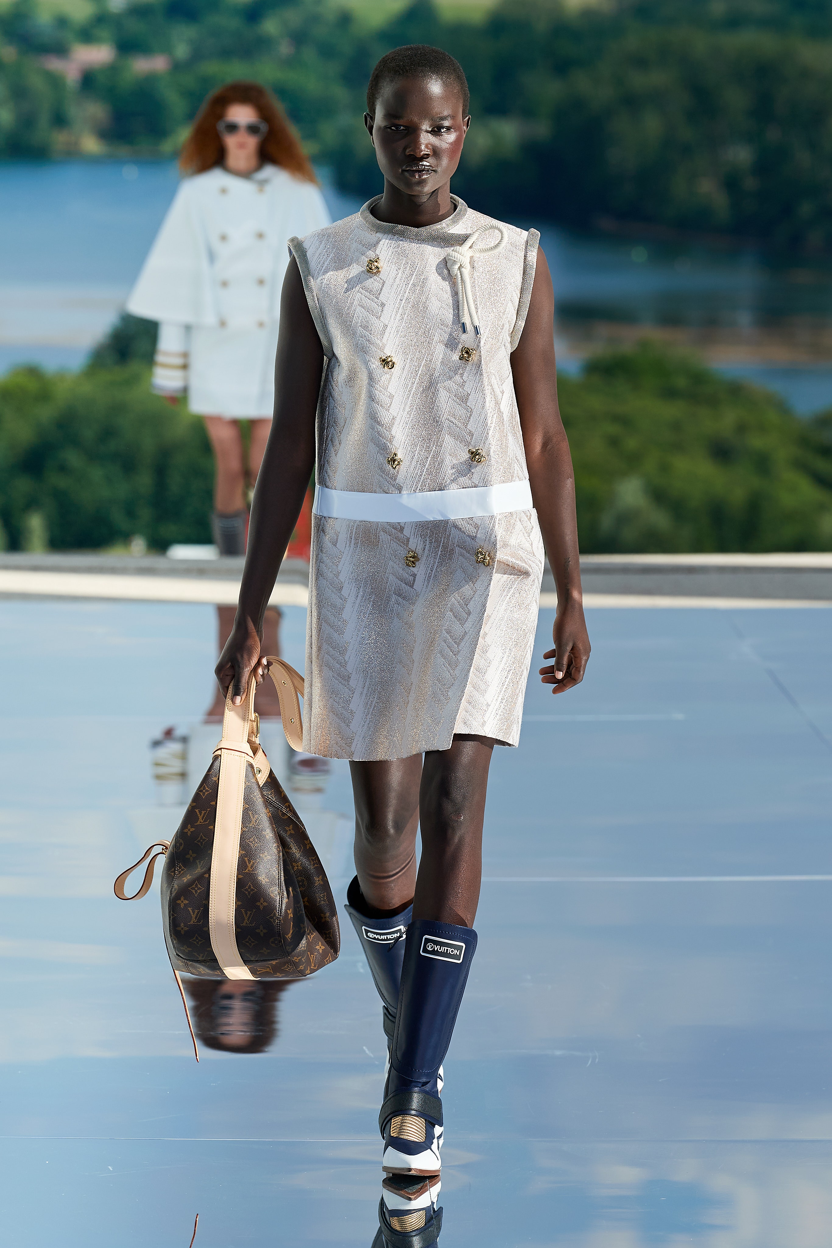 Сансрын аялалд өмсөхөд зориулагдсан Louis Vuitton-ы resort 2022 цуглуулга (фото 24)