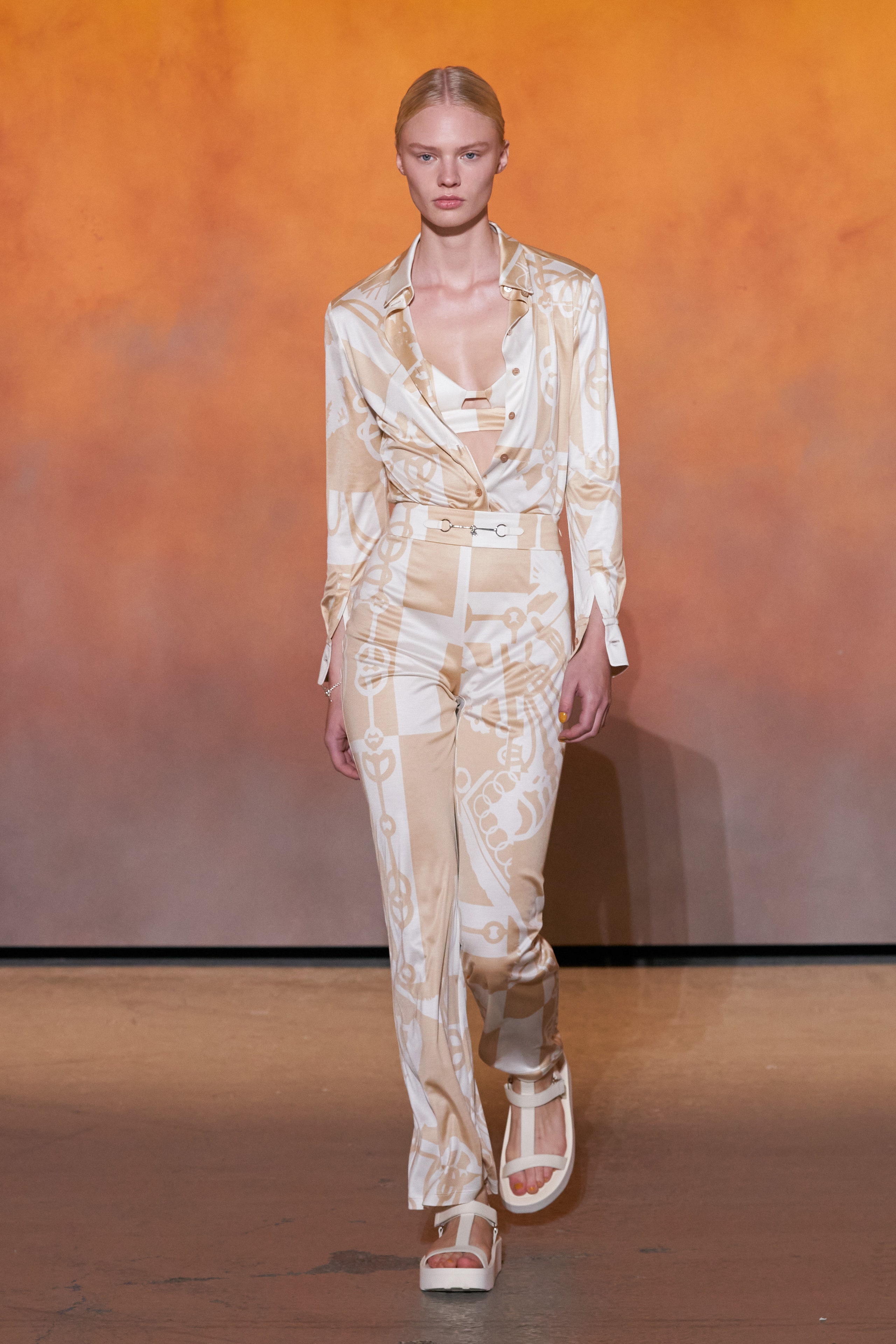 Hermès, хавар-зун 2022: Birkin цүнхнээс гадна ямар загварууд тренд болох вэ? (фото 46)