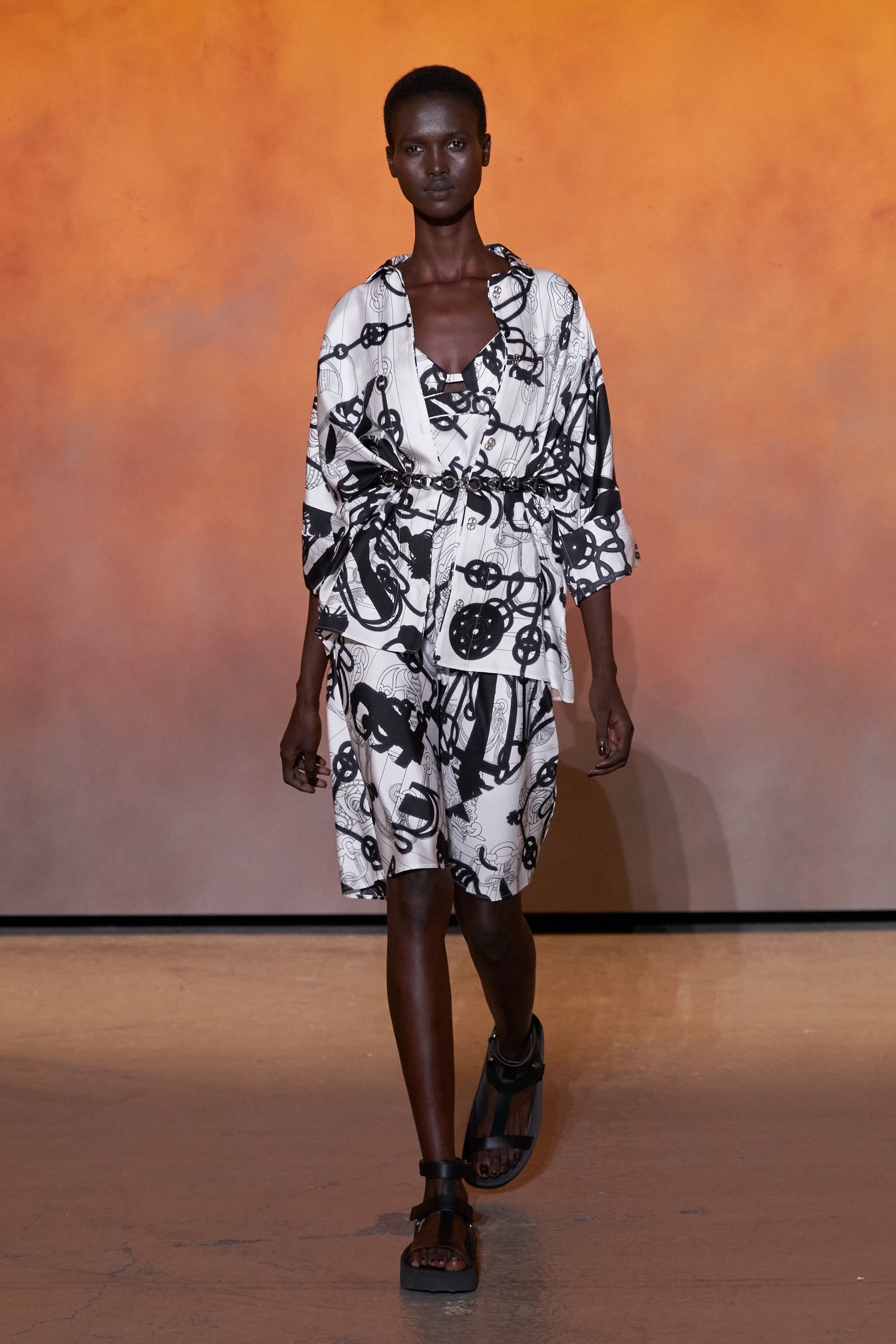 Hermès, хавар-зун 2022: Birkin цүнхнээс гадна ямар загварууд тренд болох вэ? (фото 43)