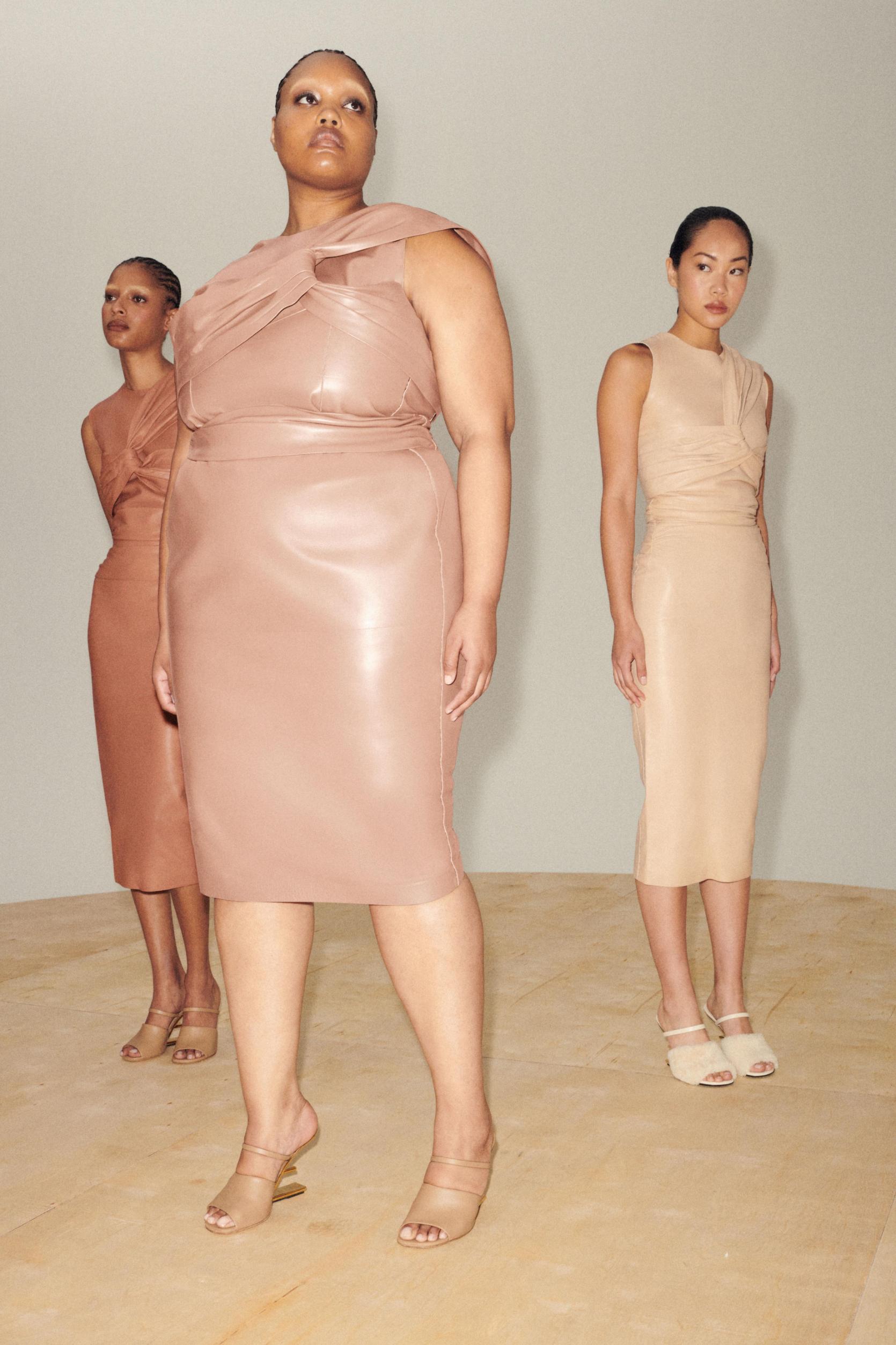 Ким Кардашьян Fendi x Skims хамтарсан хувцасны цуглуулгыг танилцууллаа (фото 5)