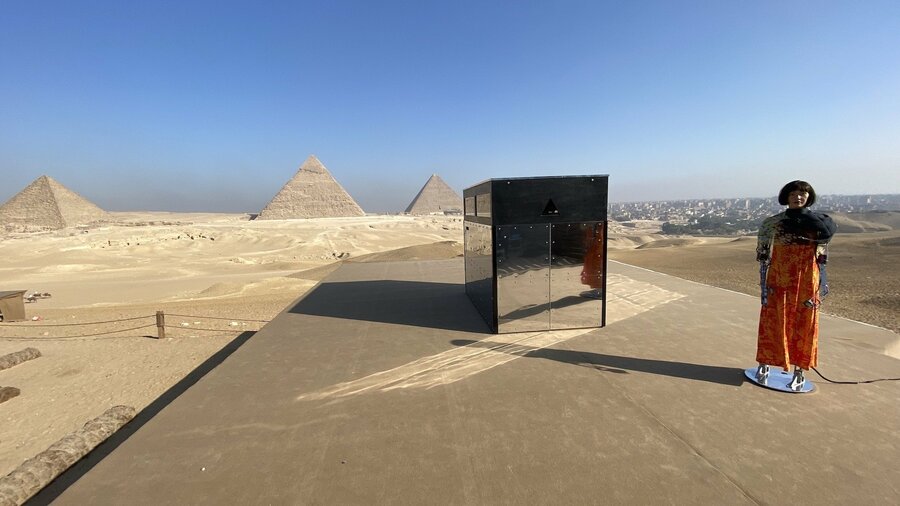 “Forever is Now”: Эртний пирамидуудын дэргэдэх орчин үеийн урлагийн үзэсгэлэн (фото 7)