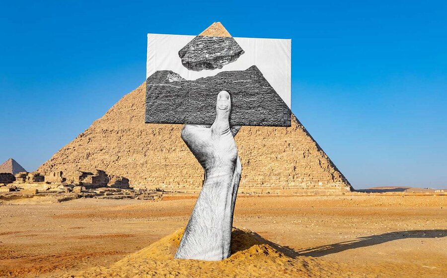 “Forever is Now”: Эртний пирамидуудын дэргэдэх орчин үеийн урлагийн үзэсгэлэн (фото 5)