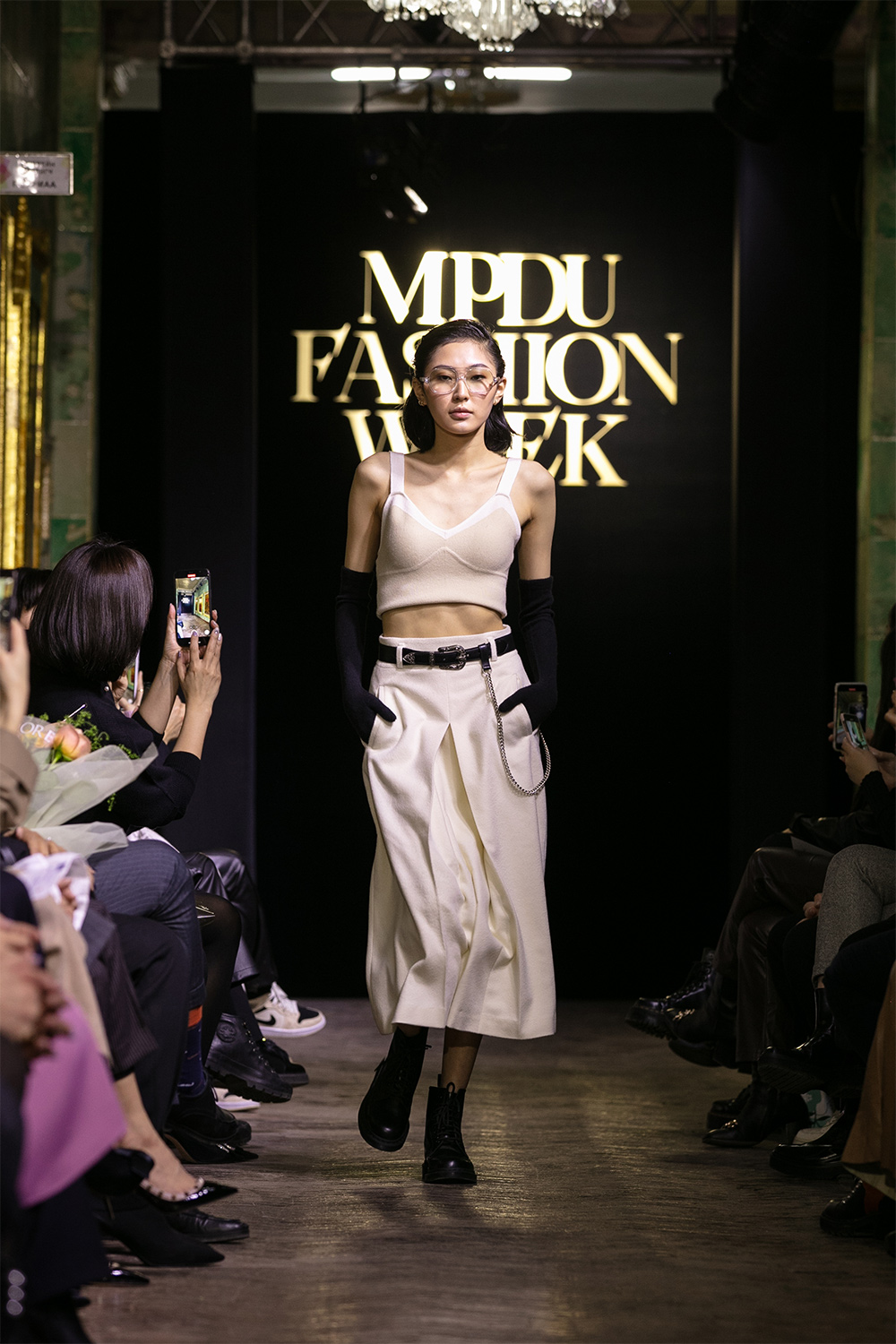MPDU Fashion Week: NOÉMI брэндийн хэзээ ч моданаас гарахгүй цуглуулга (фото 1)
