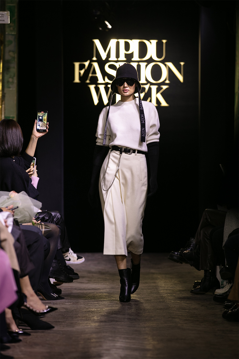MPDU Fashion Week: NOÉMI брэндийн хэзээ ч моданаас гарахгүй цуглуулга (фото 15)