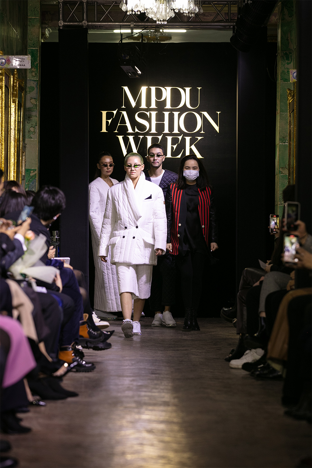 MPDU Fashion Week: Muse Art House брэндийн гялалзсан, цэмцгэр цуглуулга (фото 16)