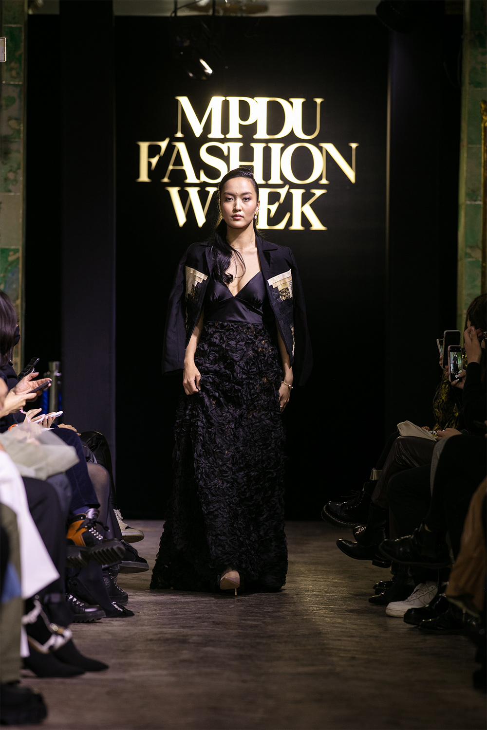 MPDU Fashion Week: Zoson брэндийн цуглуулга дахь гоёлын зүймэл урлал (фото 1)