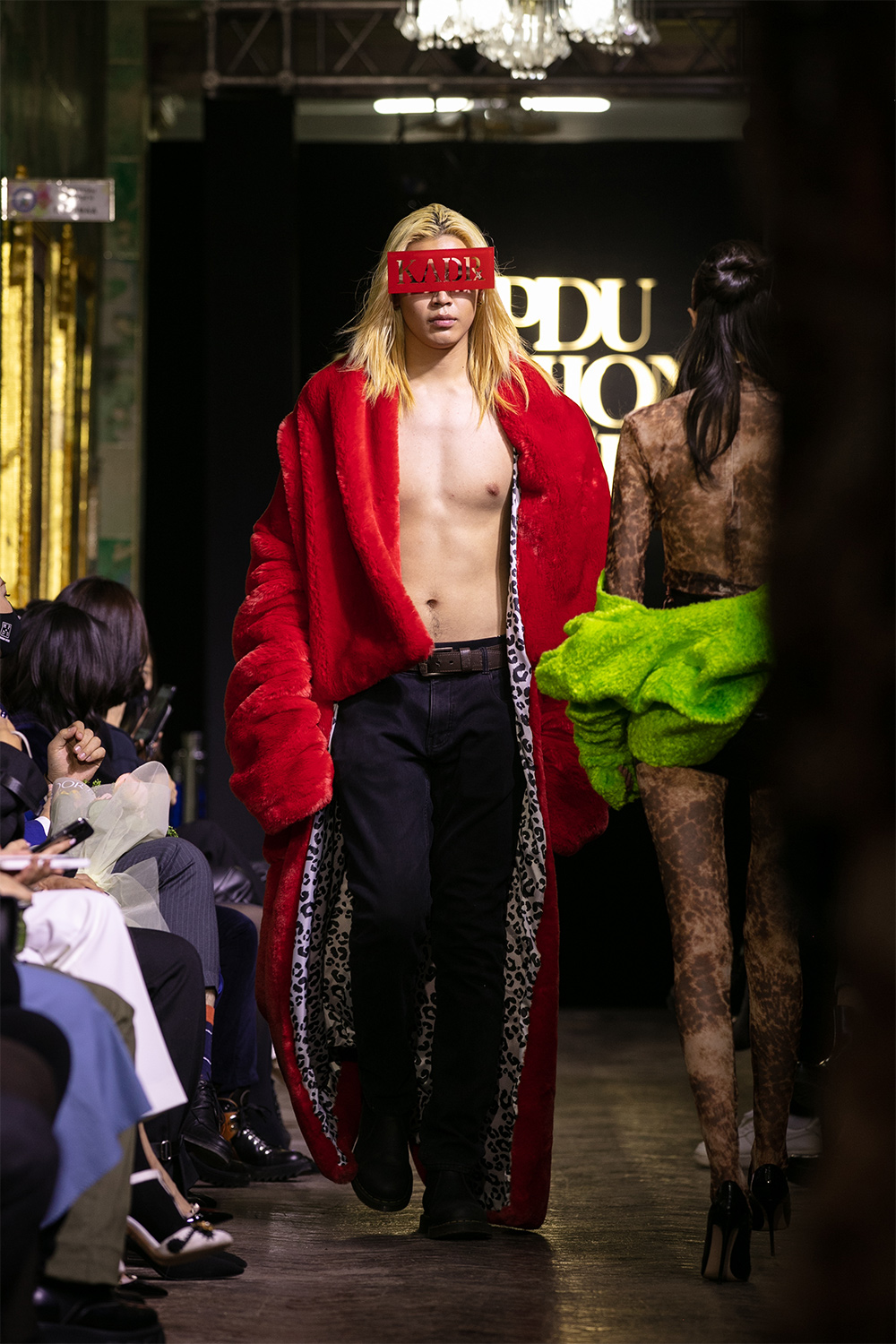 MPDU Fashion Week: KADR брэндийн "Ялгаварлан гадуурхалтыг зогсооцгооё" уриатай цуглуулга (фото 16)