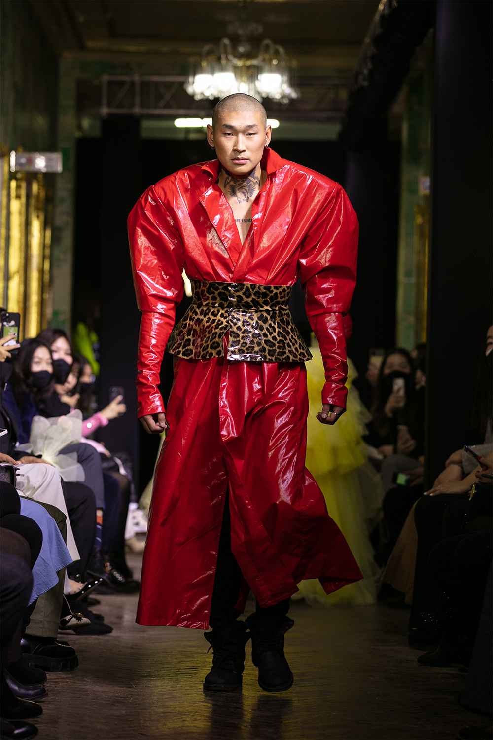 MPDU Fashion Week: KADR брэндийн "Ялгаварлан гадуурхалтыг зогсооцгооё" уриатай цуглуулга (фото 19)