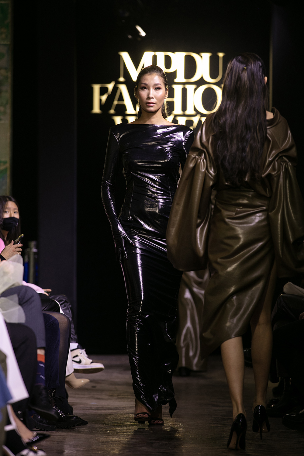 MPDU Fashion Week: KADR брэндийн "Ялгаварлан гадуурхалтыг зогсооцгооё" уриатай цуглуулга (фото 18)
