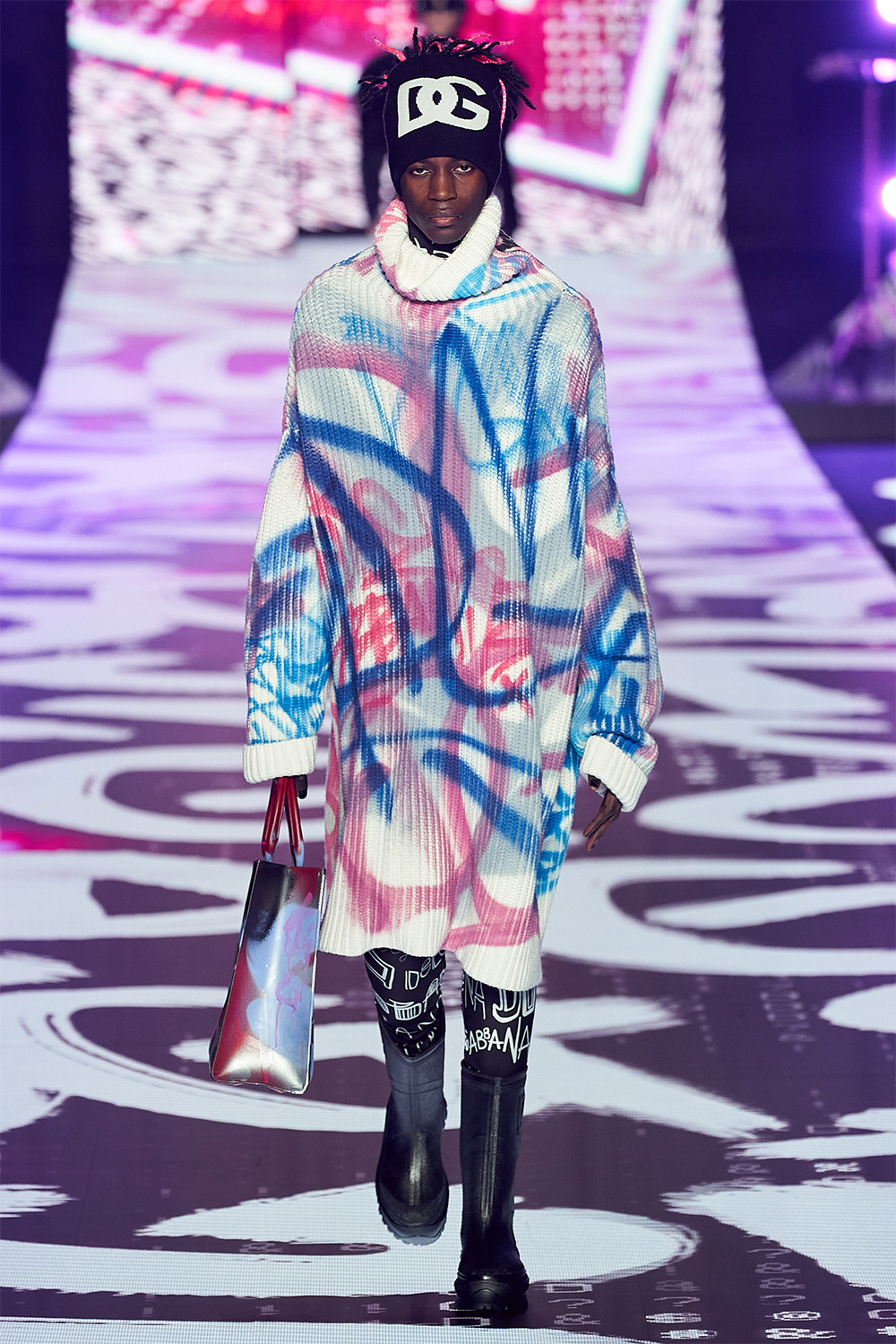 Гламур болон рок хэв маяг нэг дор: Dolce & Gabbana брэндийн намар-өвөл 2022 цуглуулга (фото 37)