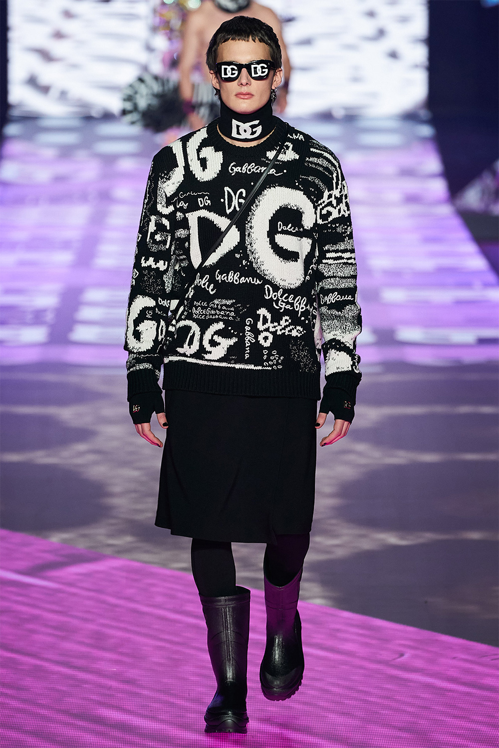 Гламур болон рок хэв маяг нэг дор: Dolce & Gabbana брэндийн намар-өвөл 2022 цуглуулга (фото 71)