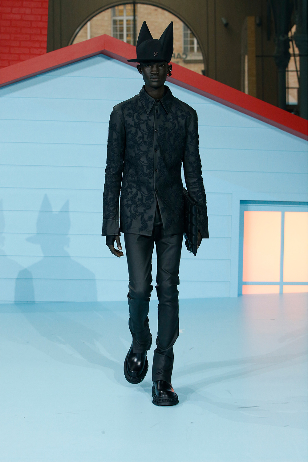 Louis Vuitton, намар-өвөл 2022: Виржил Аблогийн урласан сүүлийн цуглуулга (фото 11)