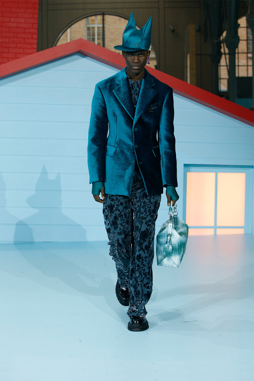 Louis Vuitton, намар-өвөл 2022: Виржил Аблогийн урласан сүүлийн цуглуулга (фото 32)