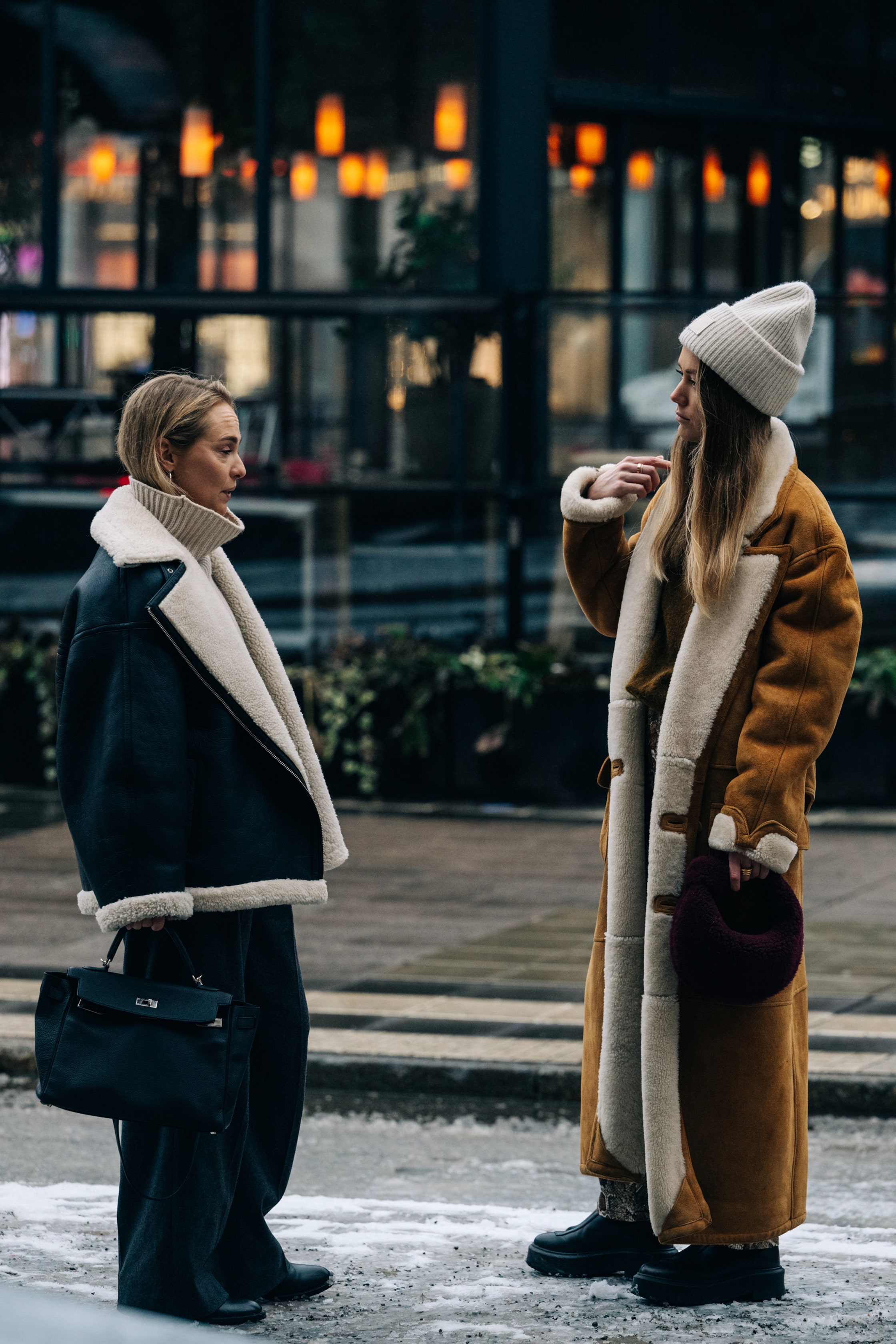 Street style дуран: Стокгольмын загварын долоо хоног, намар-өвөл 2022 (фото 7)