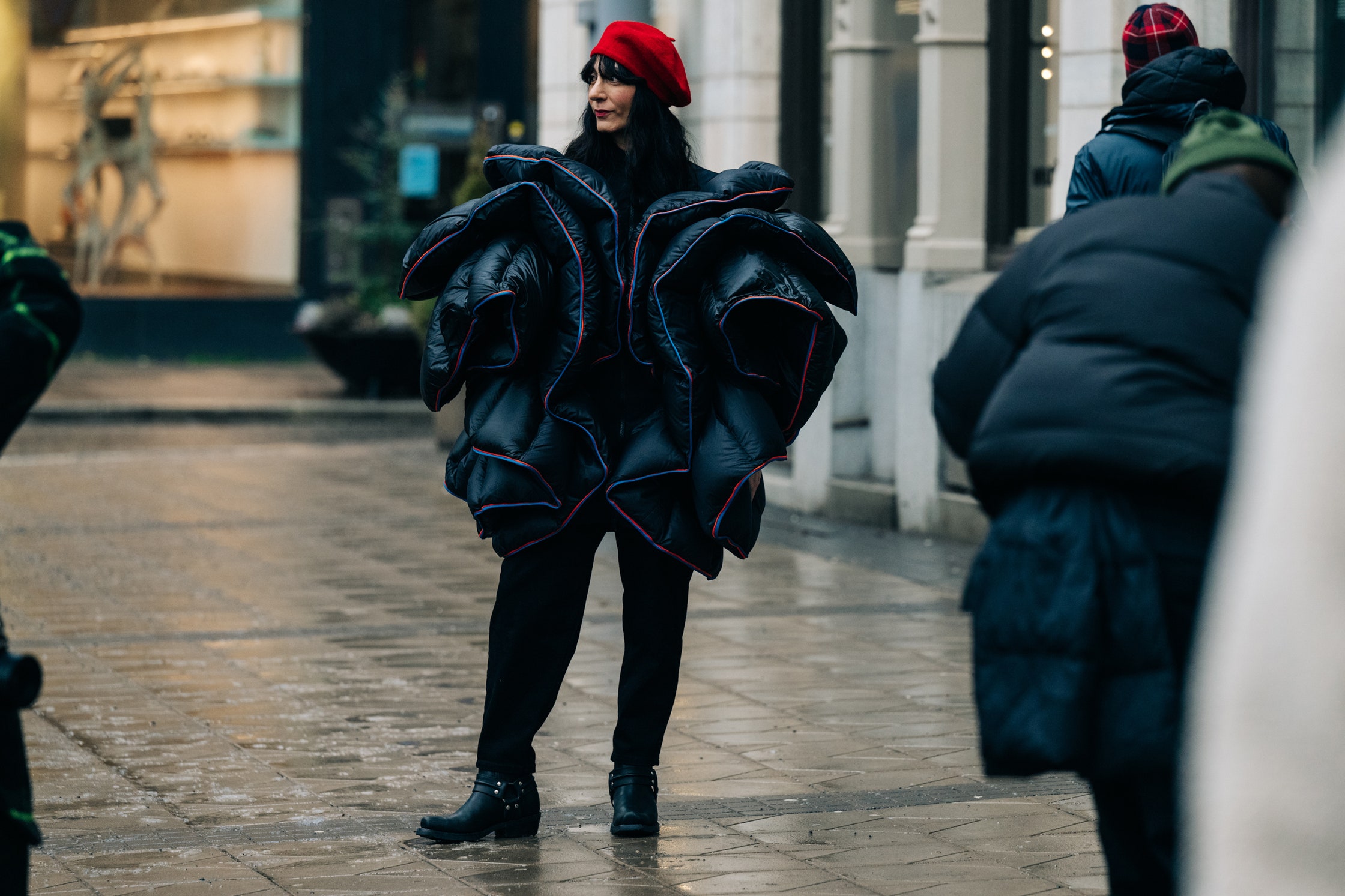 Street style дуран: Стокгольмын загварын долоо хоног, намар-өвөл 2022 (фото 13)