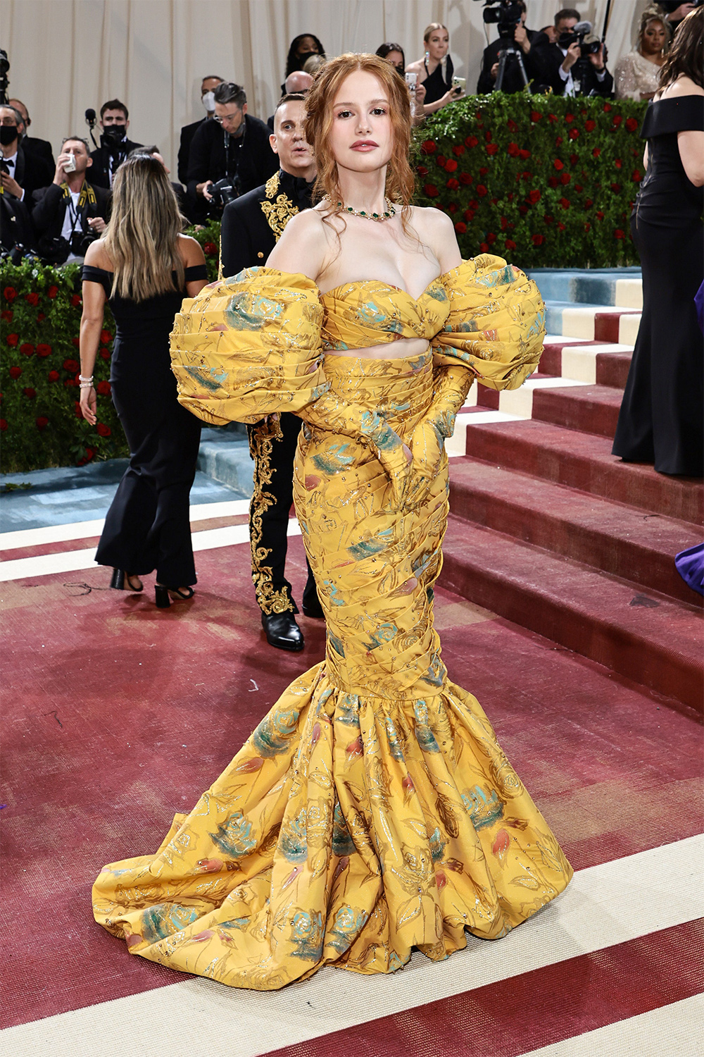 Met Gala 2022: Алдартнуудын бүрдүүлсэн төрхүүд (фото 71)