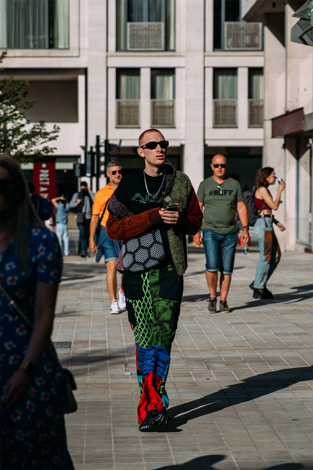 Street Style дуран: Хавар-зун 2023 эрэгтэй загварын долоо хоног эхэллээ (фото 32)