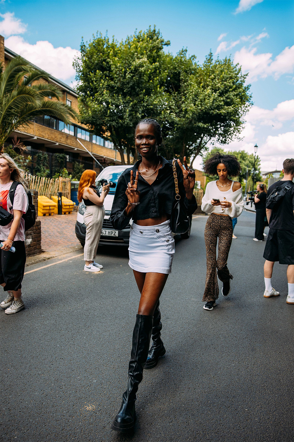 Street Style дуран: Хавар-зун 2023 эрэгтэй загварын долоо хоног эхэллээ (фото 5)