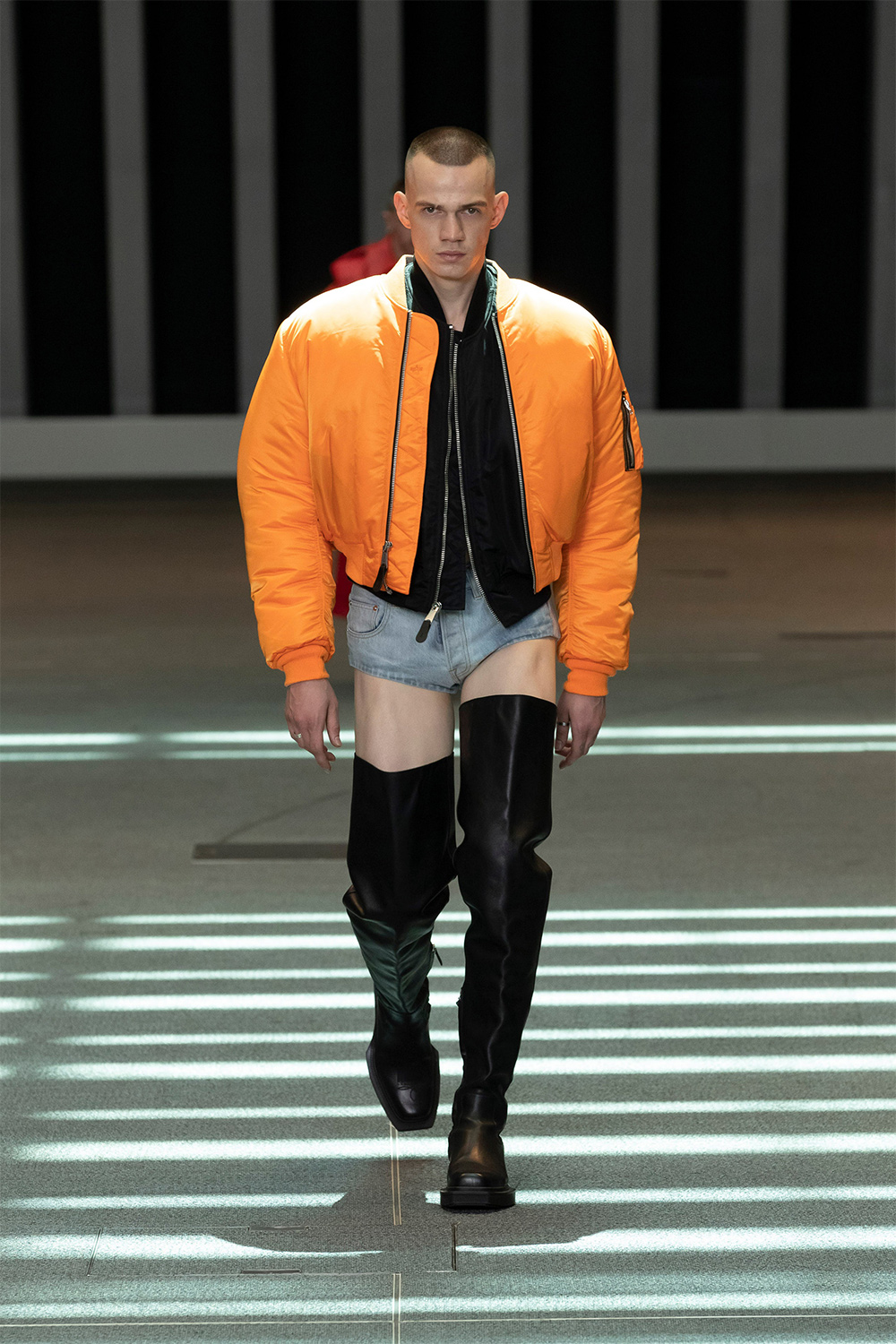 Vetements, хавар-зун 2023: Хүйсгүй загвар үргэлжилсээр (фото 6)