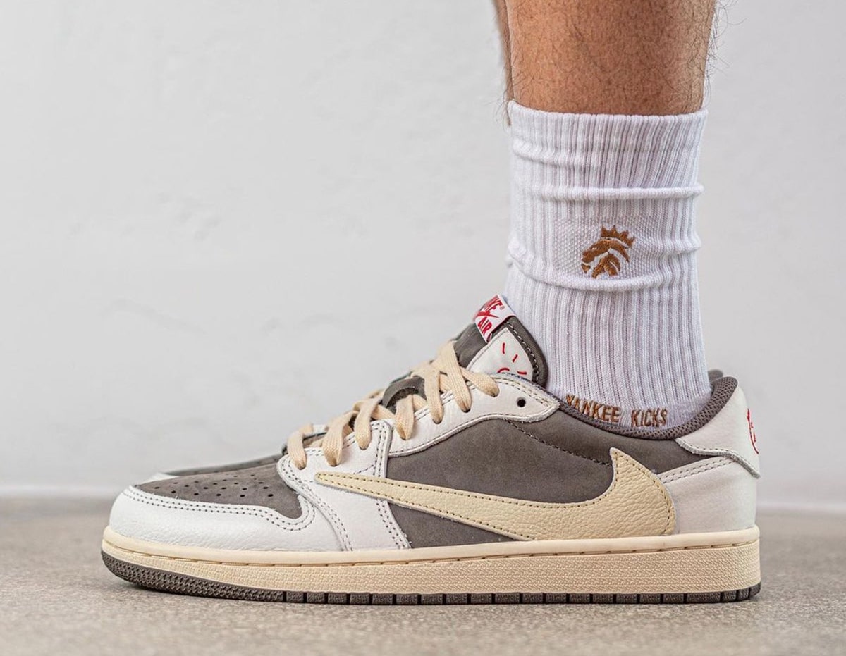 The Travis Scott x Air Jordan 1 Low тун удахгүй худалдаанд гарна (фото 2)