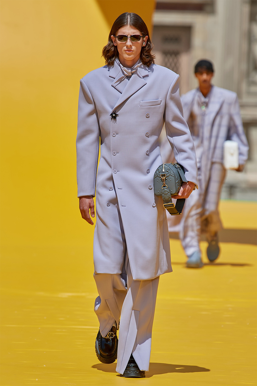 Виржил Аблогийн дурсгалд: Louis Vuitton брэндийн хавар-зун 2023 цуглуулга (фото 2)