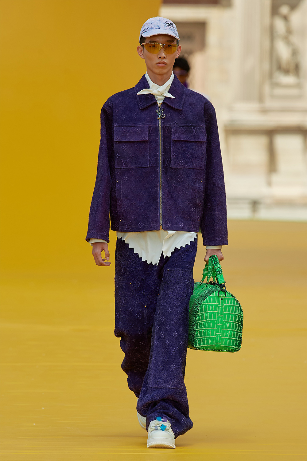 Виржил Аблогийн дурсгалд: Louis Vuitton брэндийн хавар-зун 2023 цуглуулга (фото 17)